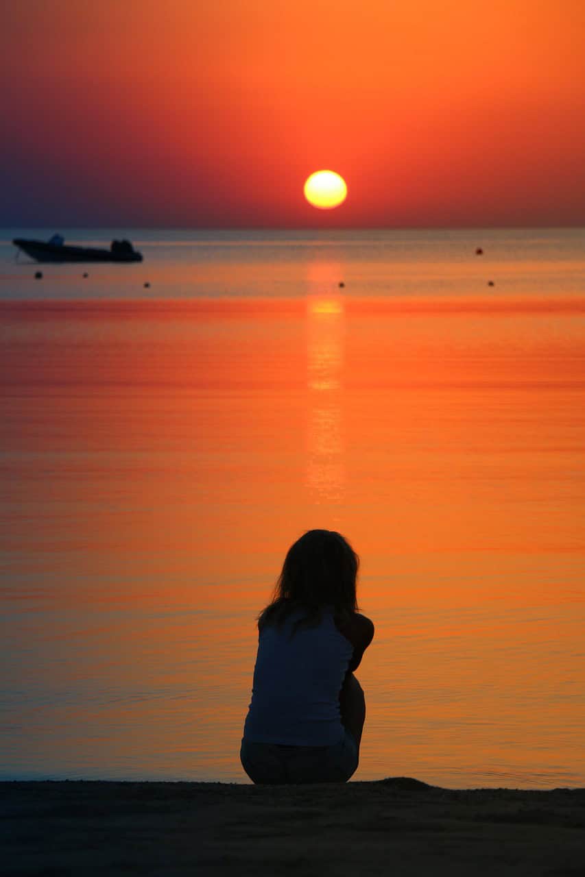 lonliness, nature, morning, sunrise, beauty, sea, sunrice, water, woman, thoughtful
